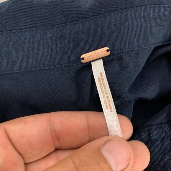 Free People Navy Button-Up Shirt With Gold Accents & Front Pockets Size Medium - Picture 3 of 7